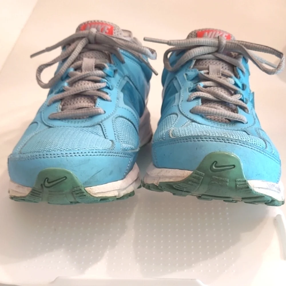 Nike Air Relentless Sneaker Breathable Mesh Swoosh Lace Up Low /Mid Top Walking